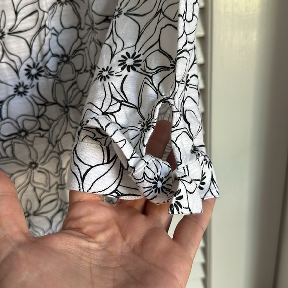 T by Talbot’s Supersoft Jersey Tie-Cuff Tee - Graphic Blloms, EUC, Size M - Picture 6 of 10